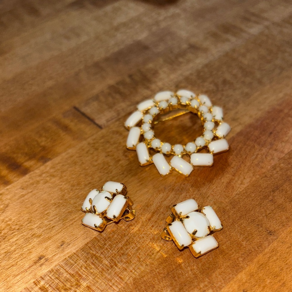 Elegant Gold and Cream Brooch Set
